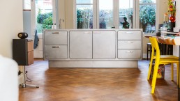 RVS keuken met afgeronde fronten