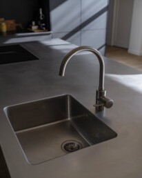 RVS aanrechtblad met spoelbak en RVS kraan